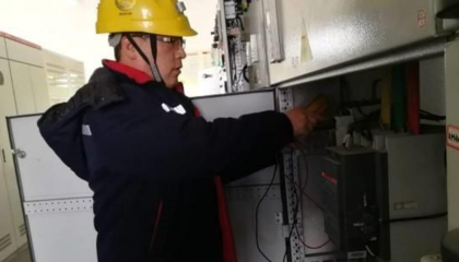 上海電工考試及網(wǎng)絡技術咨詢?nèi)改? />
</a>
<span><a href=